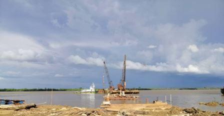 barge-setup-piling